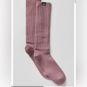 ALO Yoga Scrunched Socks in Smoky Quarts